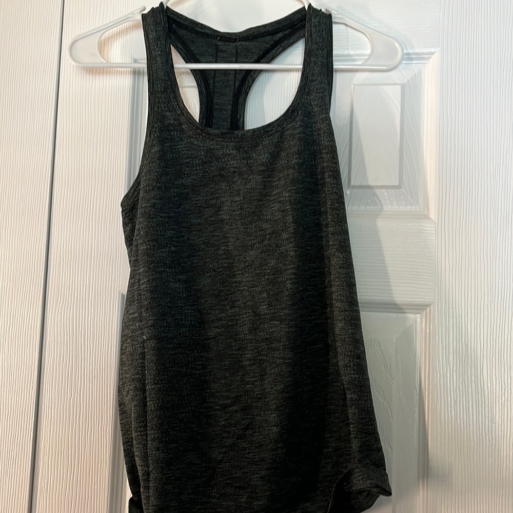 Like new swiftly tank in heatherd green/grey